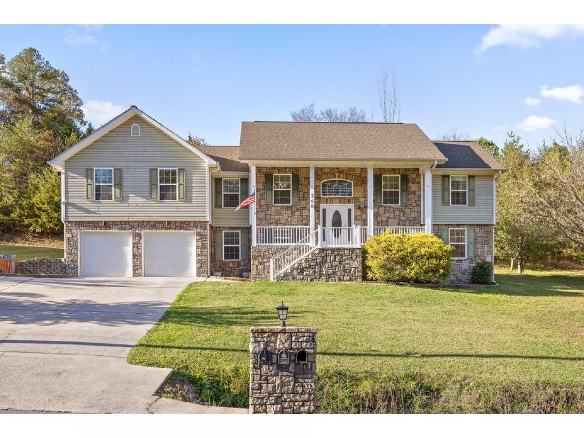 Picture of Home For Sale in Chickamauga, Georgia, United States