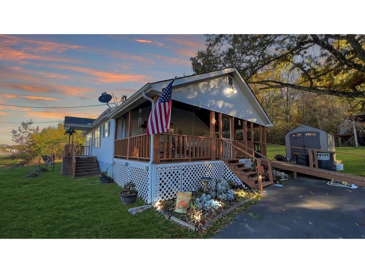 Picture of Home For Sale in Lafayette, Georgia, United States