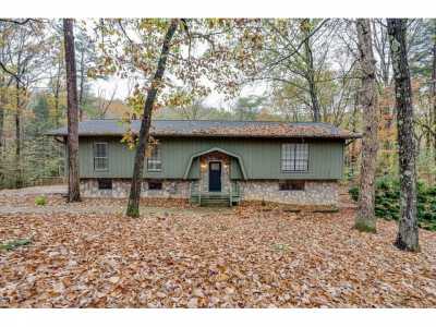 Home For Sale in Signal Mountain, Tennessee