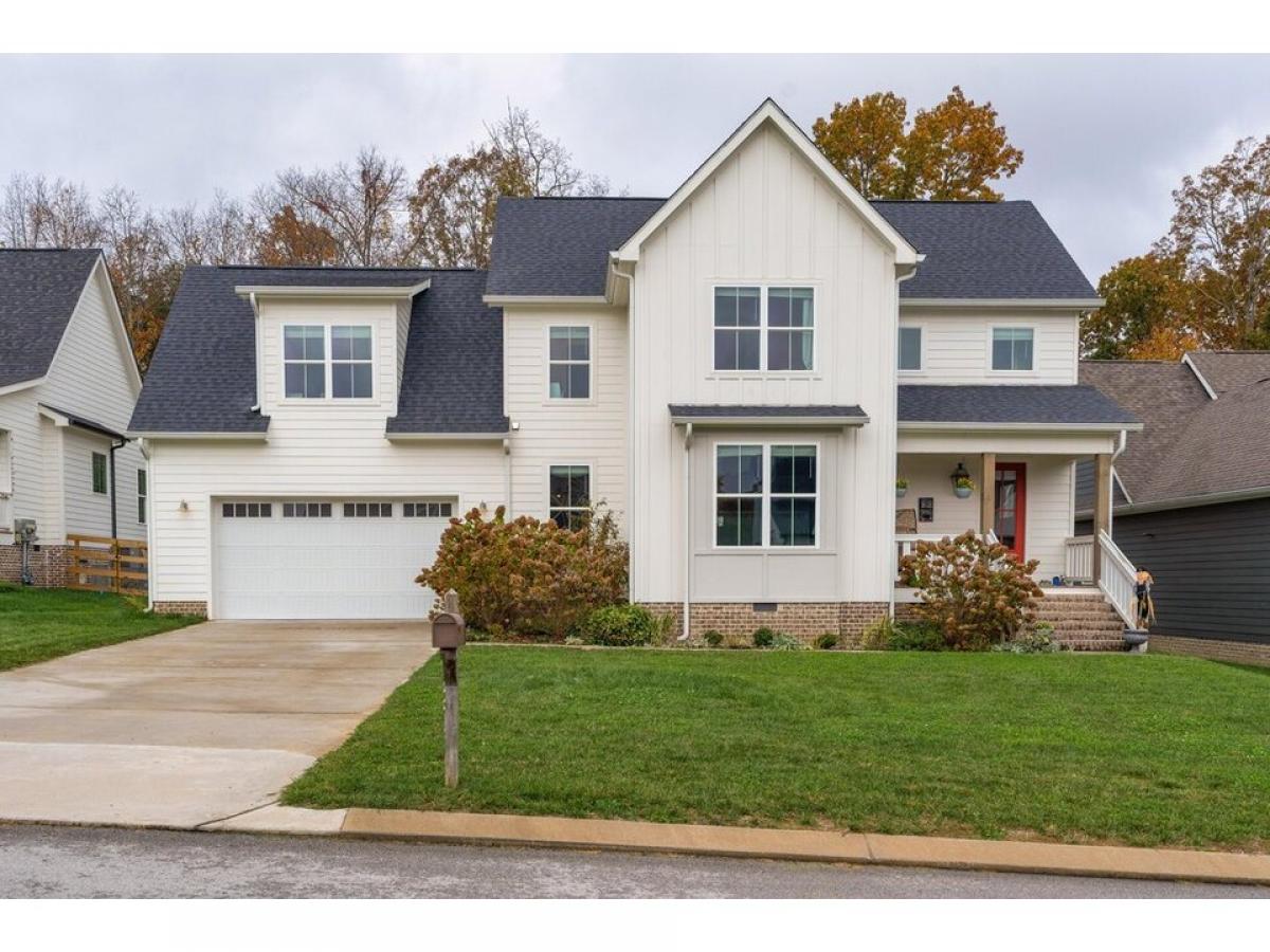 Picture of Home For Sale in Signal Mountain, Tennessee, United States