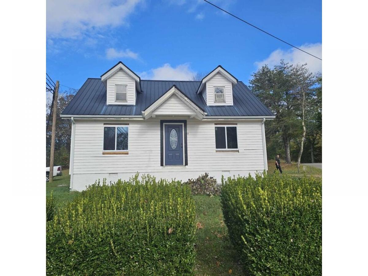 Picture of Home For Sale in Spencer, Tennessee, United States