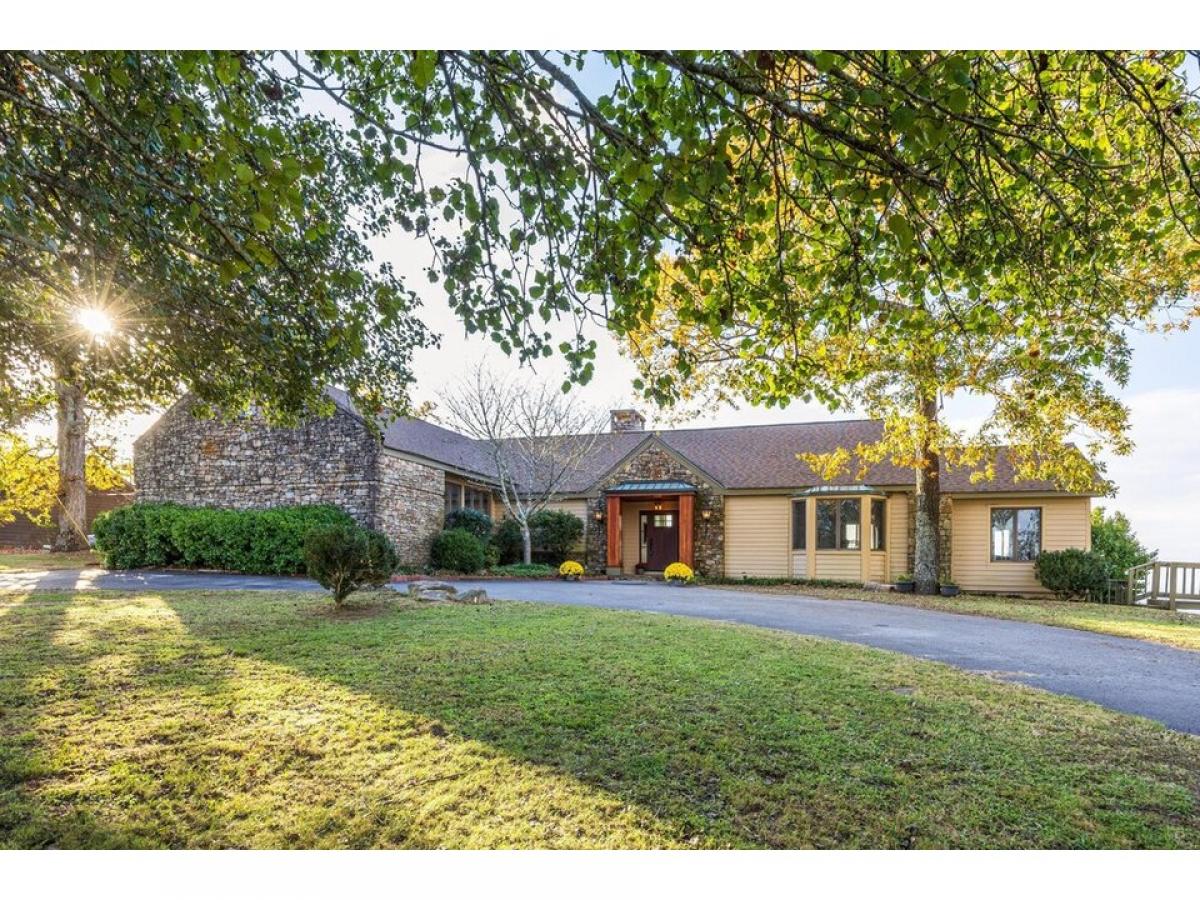 Picture of Home For Sale in Rising Fawn, Georgia, United States