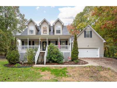 Home For Sale in Signal Mountain, Tennessee