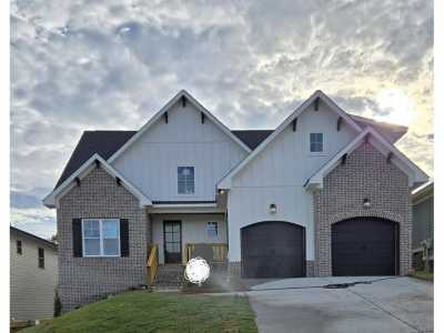 Home For Sale in Apison, Tennessee