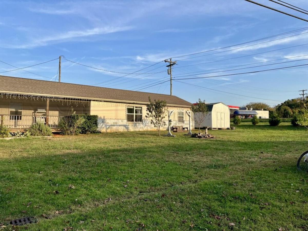 Picture of Home For Sale in Jasper, Tennessee, United States