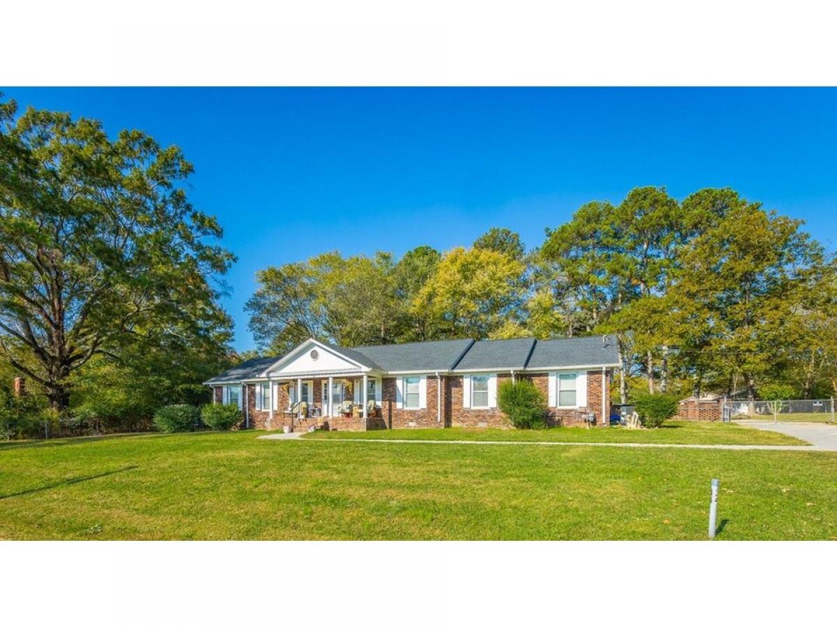 Picture of Home For Sale in Summerville, Georgia, United States