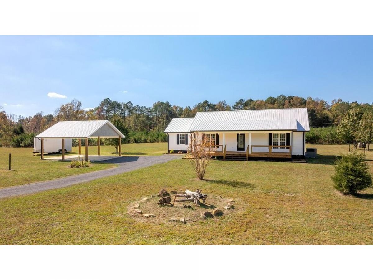 Picture of Home For Sale in Summerville, Georgia, United States