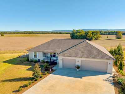 Home For Sale in Winchester, Tennessee