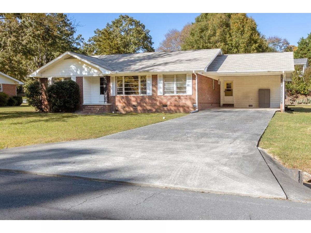 Picture of Home For Sale in Dalton, Georgia, United States