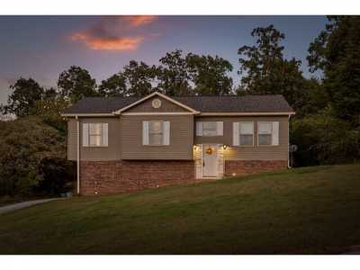 Home For Sale in Harrison, Tennessee