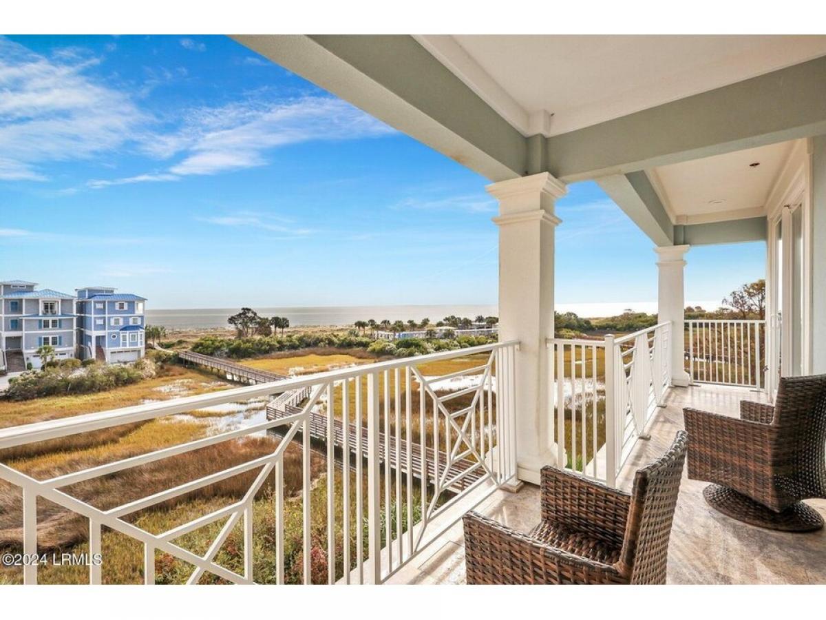 Picture of Home For Sale in Hilton Head Island, South Carolina, United States