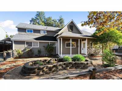 Home For Sale in Cloverdale, California