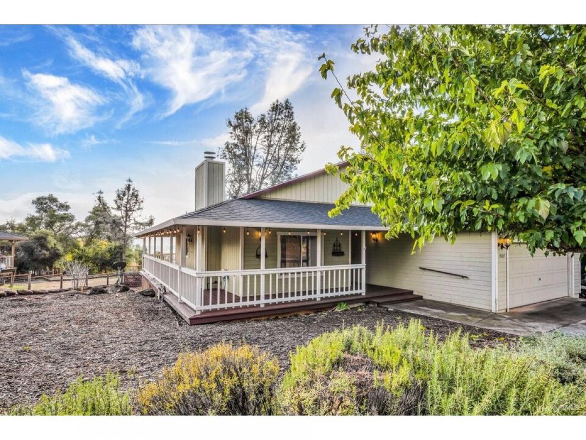 Picture of Home For Sale in Hidden Valley Lake, California, United States