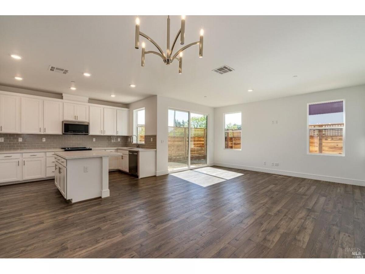 Picture of Home For Sale in Santa Rosa, California, United States