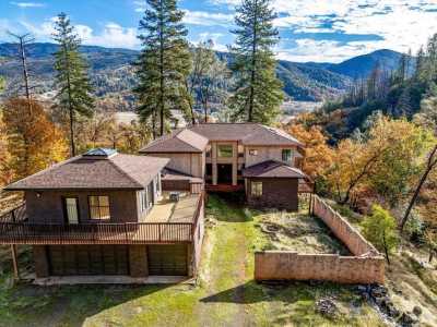 Home For Sale in Upper Lake, California