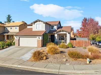 Home For Sale in Windsor, California