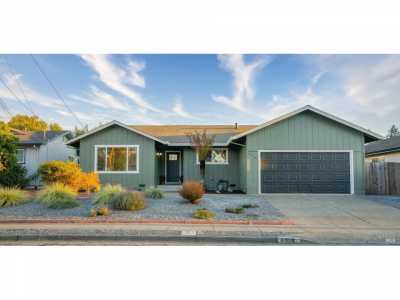 Home For Sale in Santa Rosa, California