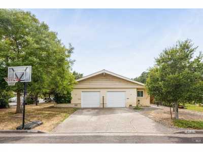 Home For Sale in Santa Rosa, California