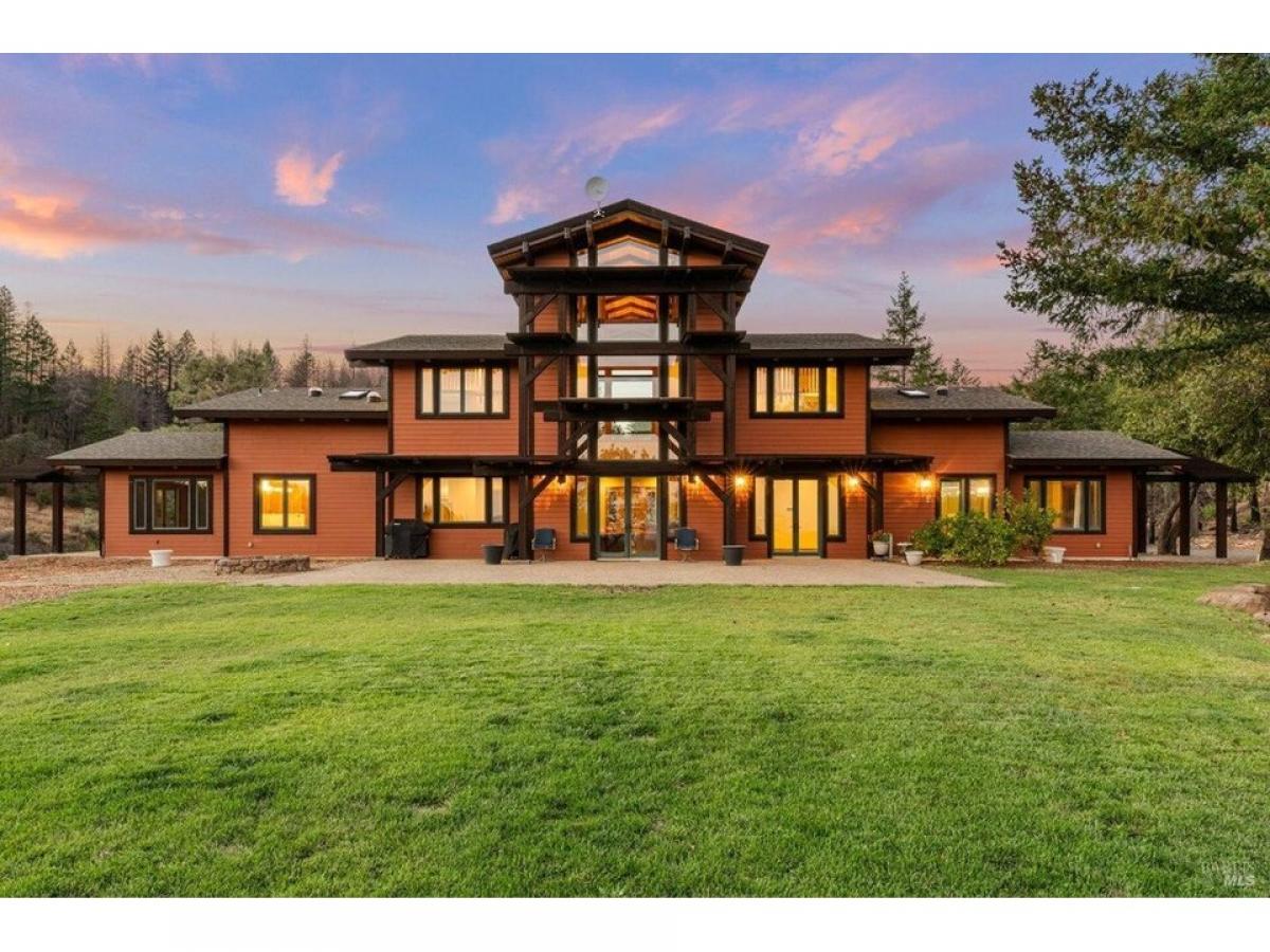 Picture of Home For Sale in Angwin, California, United States