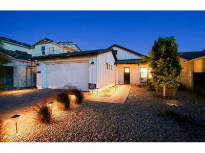 Home For Sale in Surprise, Arizona