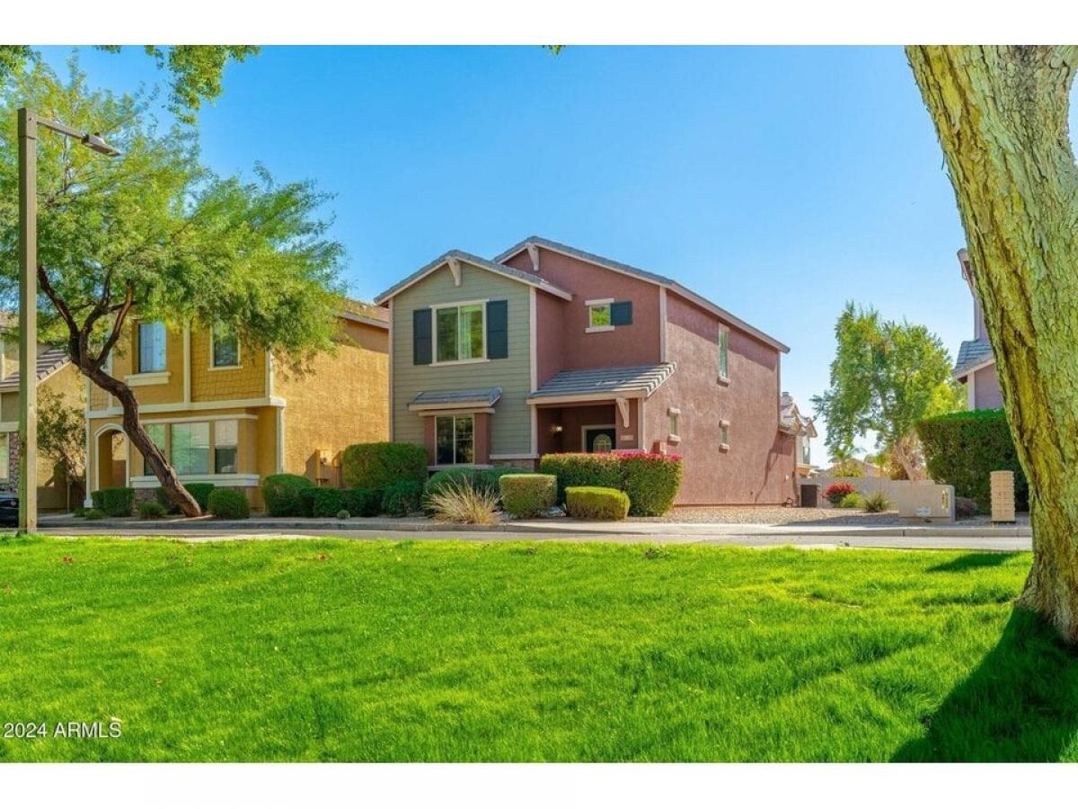 Picture of Home For Sale in Phoenix, Arizona, United States