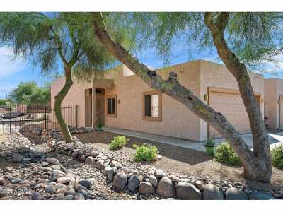 Home For Sale in Apache Junction, Arizona