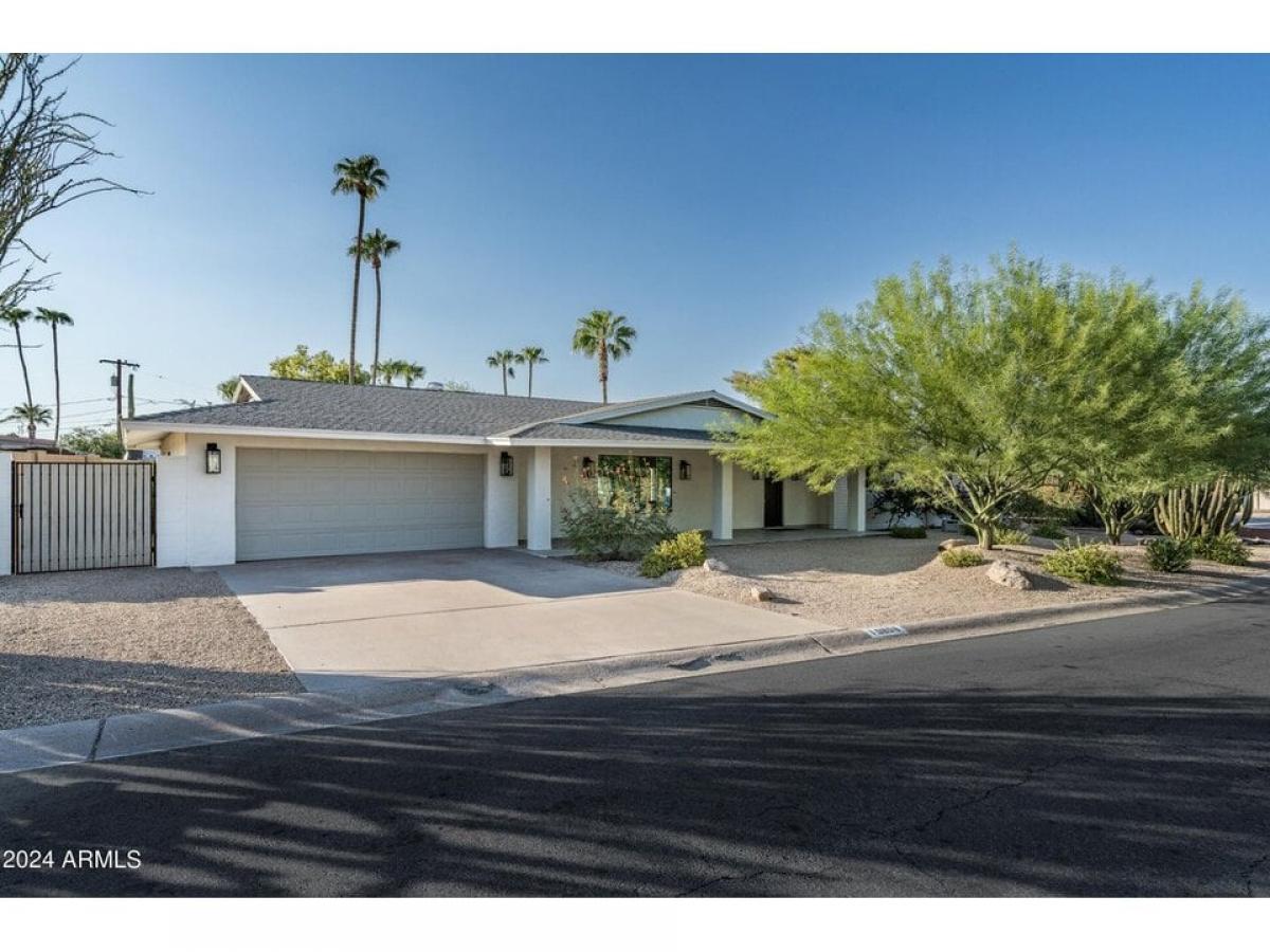 Picture of Home For Sale in Phoenix, Arizona, United States