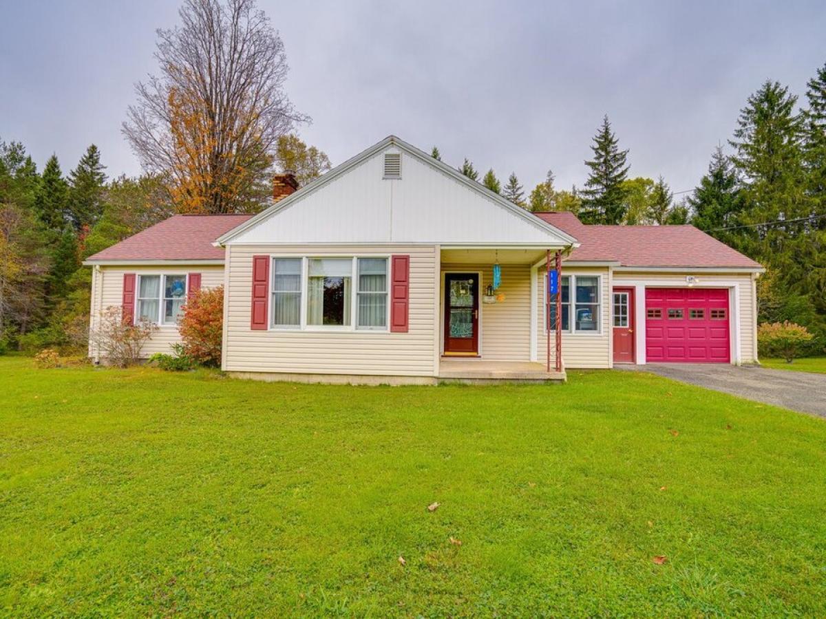 Picture of Home For Sale in Tupper Lake, New York, United States