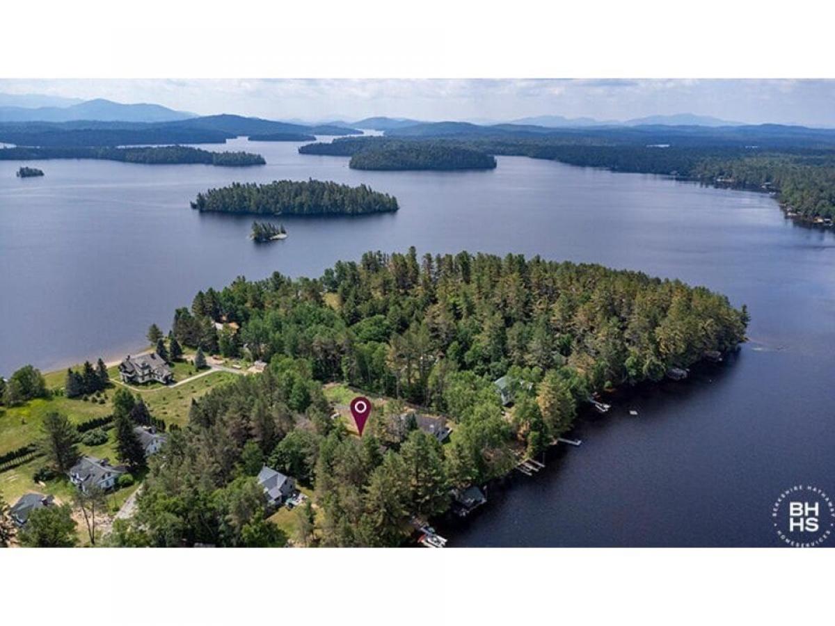 Picture of Home For Sale in Saranac Lake, New York, United States