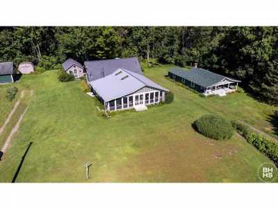 Home For Sale in Essex, New York