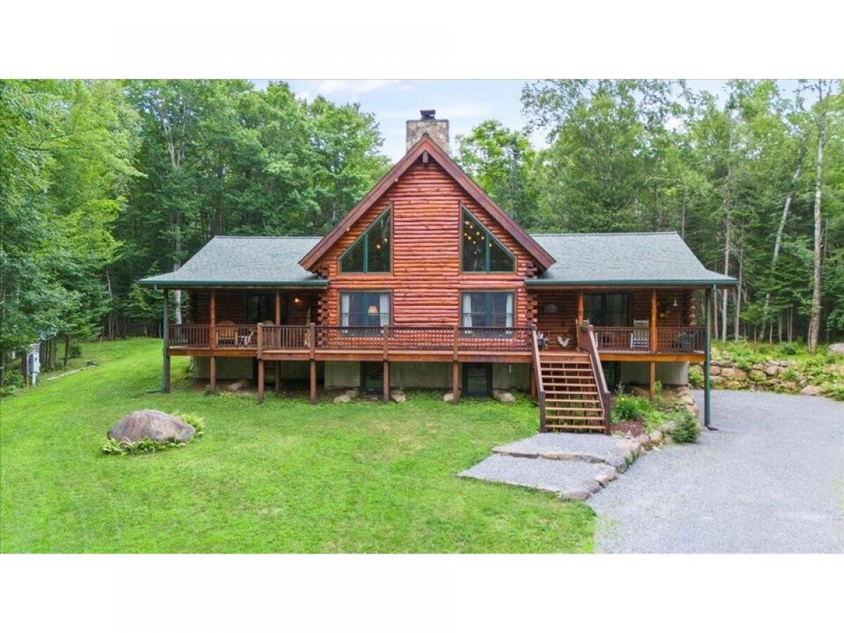 Picture of Home For Sale in Indian Lake, New York, United States