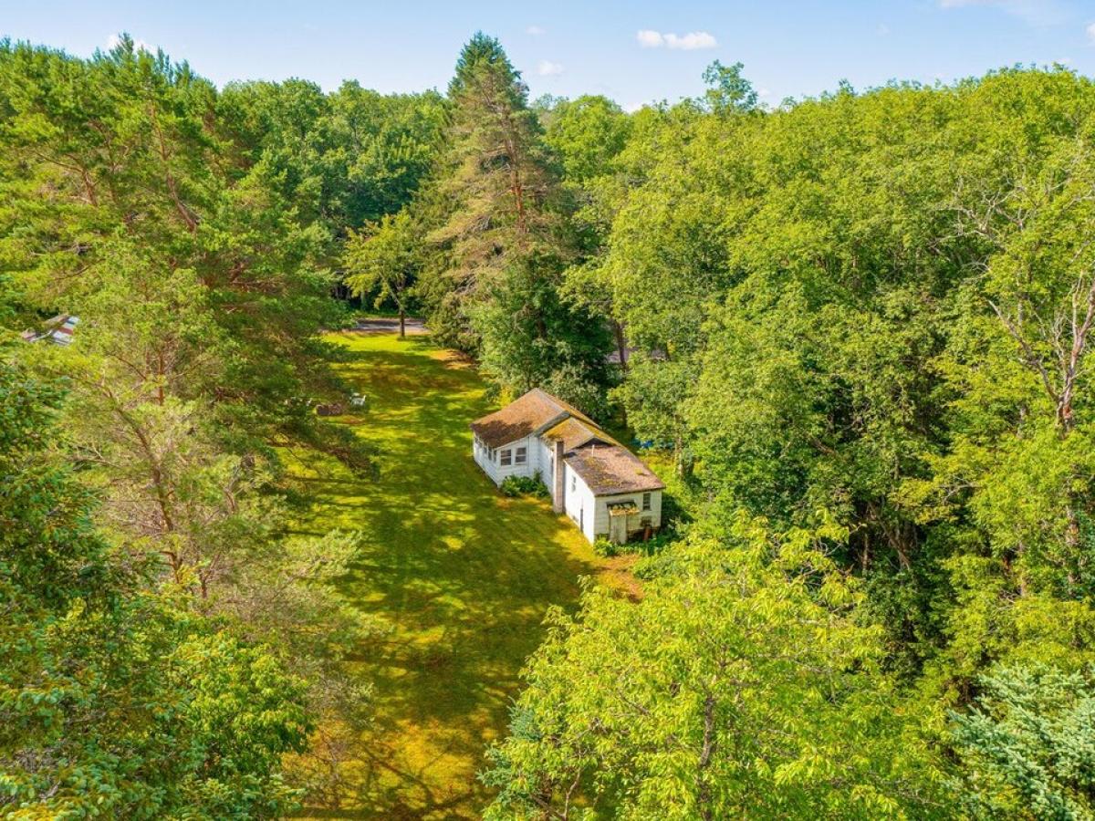 Picture of Home For Sale in Cranberry Lake, New York, United States