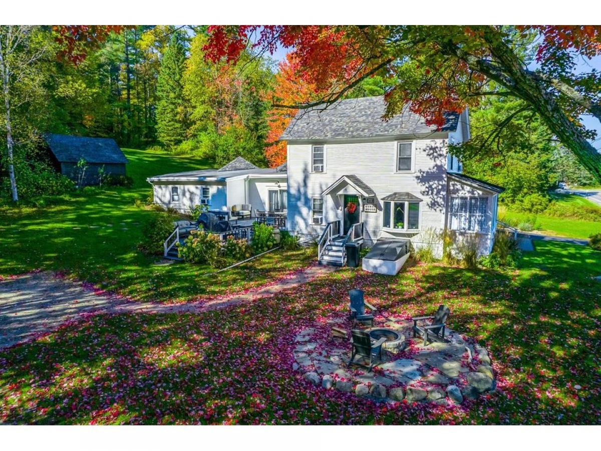 Picture of Home For Sale in Lake Placid, New York, United States