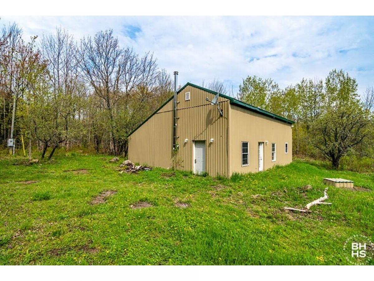 Picture of Home For Sale in Saint Regis Falls, New York, United States