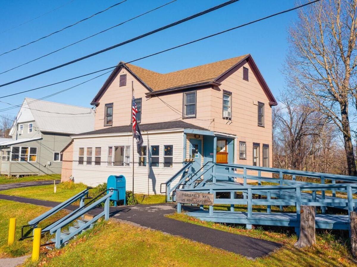 Picture of Home For Sale in Piercefield, New York, United States