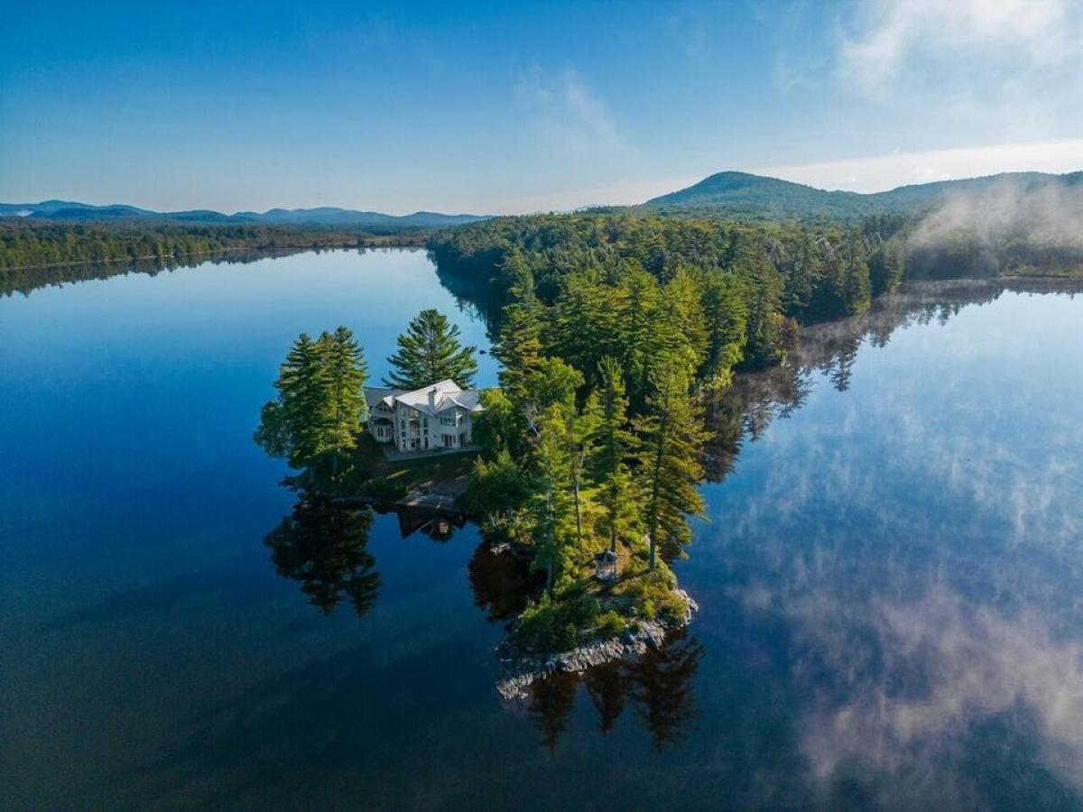 Picture of Home For Sale in Long Lake, New York, United States