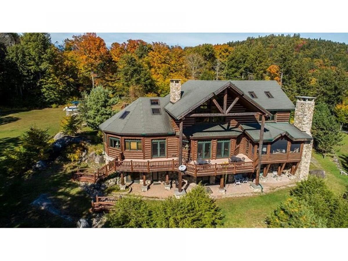 Picture of Home For Sale in Saranac Lake, New York, United States