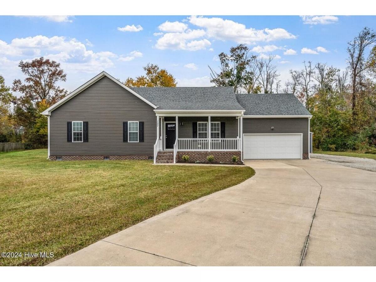 Picture of Home For Sale in Elizabeth City, North Carolina, United States