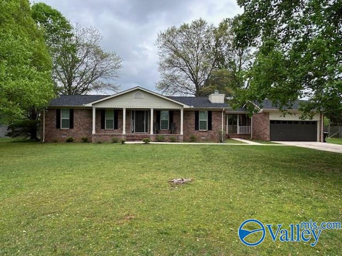 Picture of Home For Sale in Elkmont, Alabama, United States