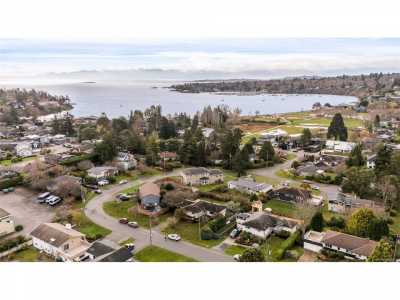 Home For Sale in Saanich, Canada