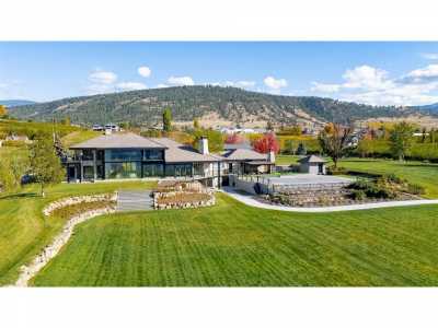 Home For Sale in Penticton, Canada