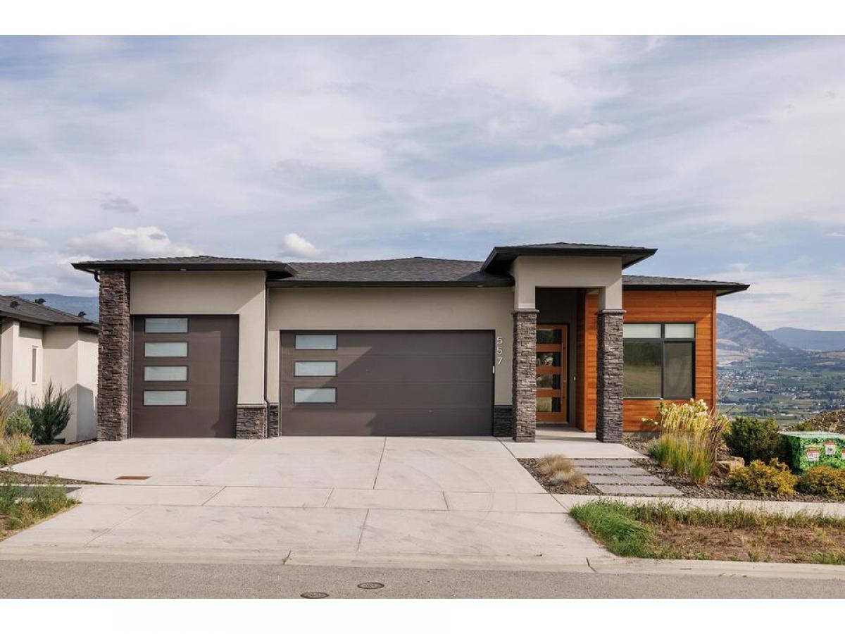 Picture of Home For Sale in Kelowna, British Columbia, Canada