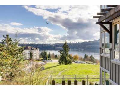 Condo For Sale in North Vancouver, Canada