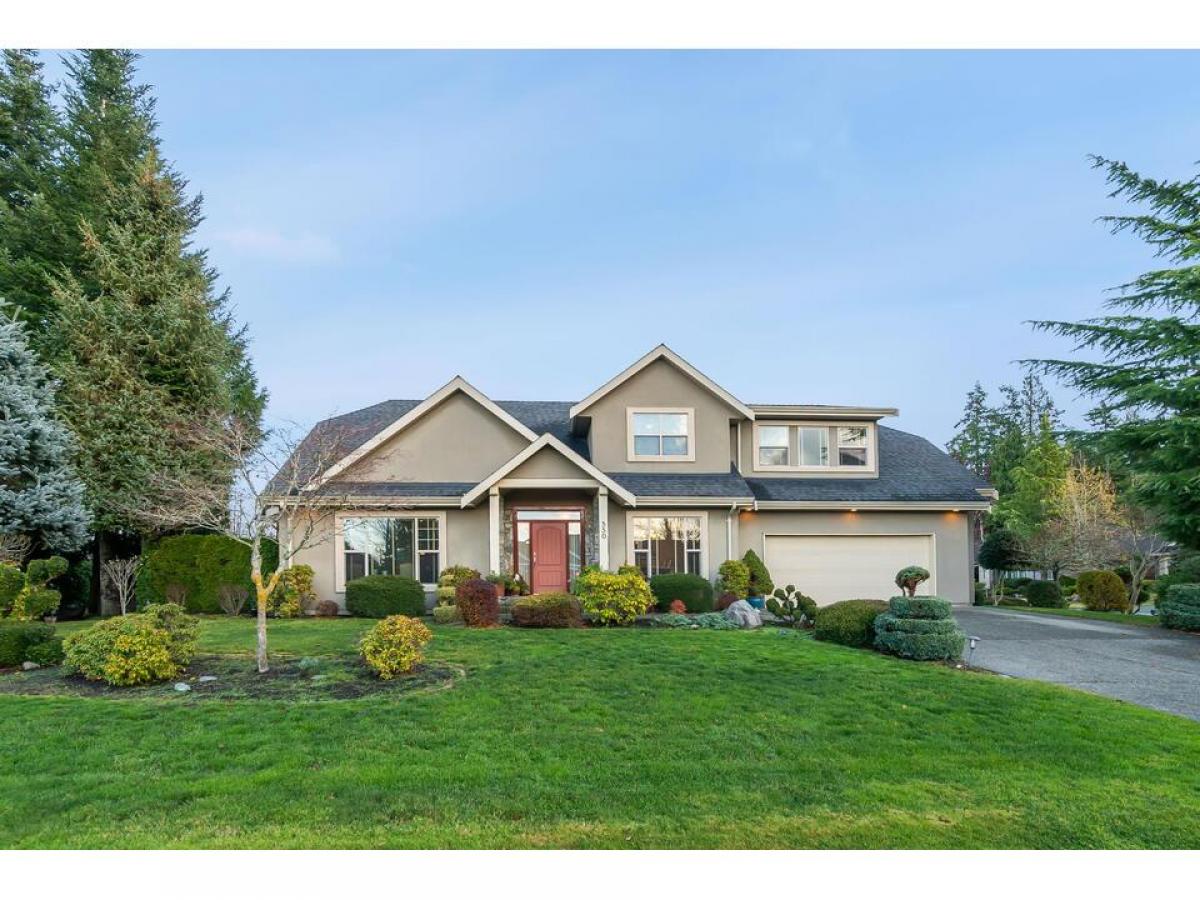 Picture of Home For Sale in Parksville, British Columbia, Canada