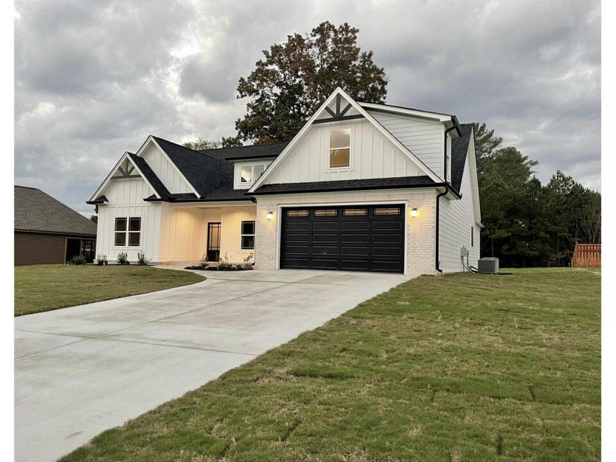 Picture of Home For Sale in Rock Spring, Georgia, United States