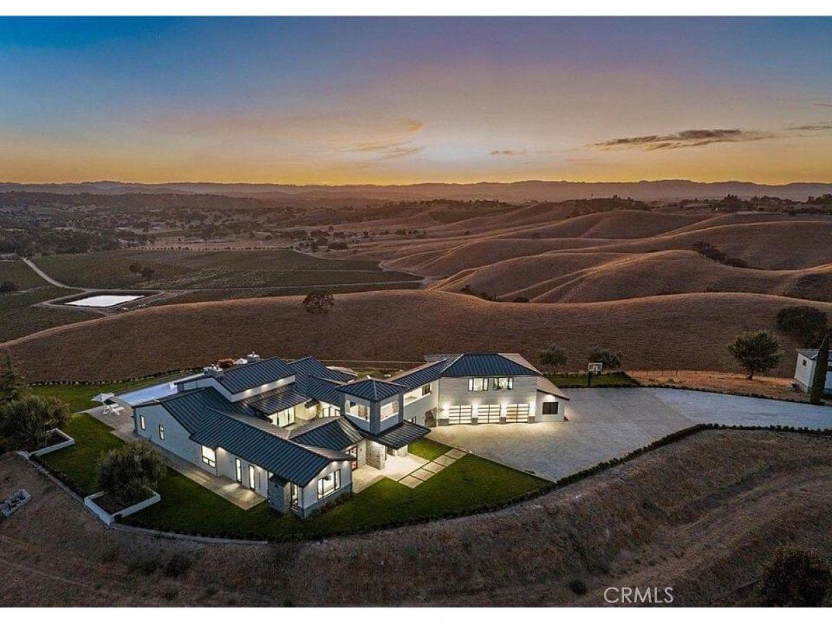 Picture of Home For Sale in Paso Robles, California, United States