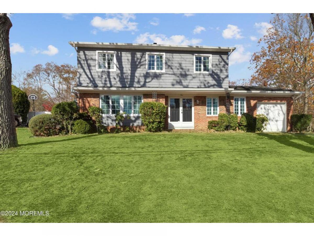 Picture of Home For Sale in Howell, New Jersey, United States