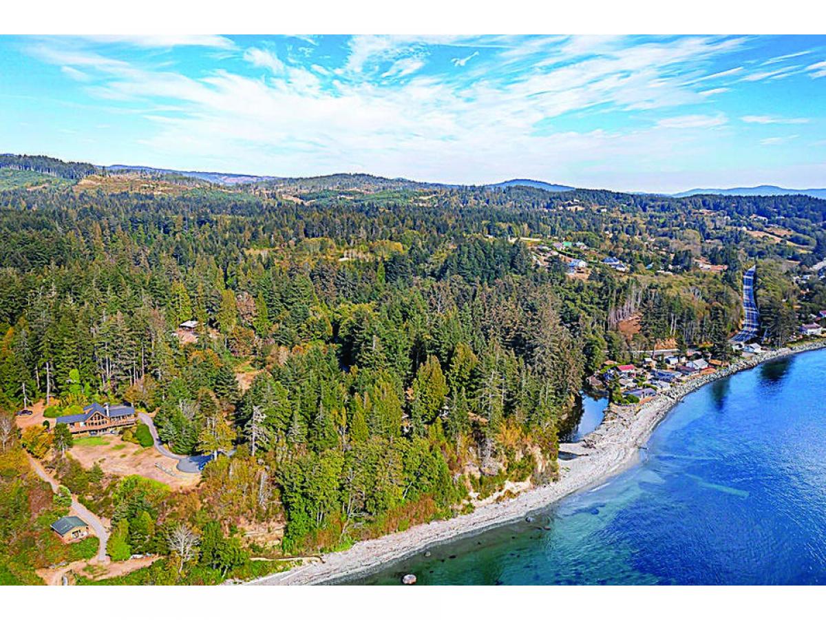 Picture of Home For Sale in Sooke, British Columbia, Canada