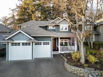 Home For Sale in Saanich, Canada