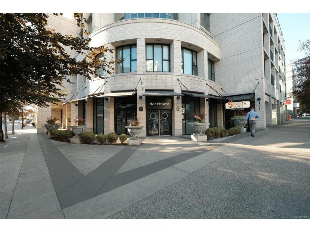 Picture of Condo For Sale in Victoria, British Columbia, Canada